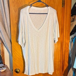 American Eagle Outfitters V-Neck Tee